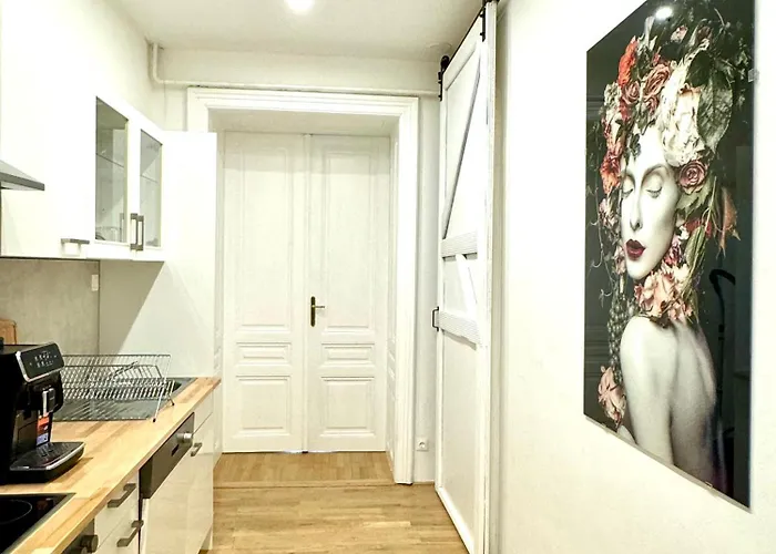 Opera 145 M2 Apartmán