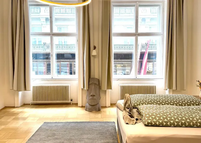 Opera 145 M2 Apartmán *