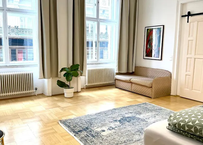 Apartmán Opera 145 M2 *